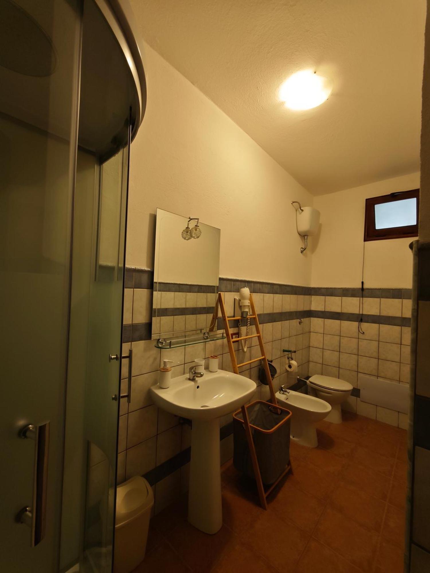 B&B Domu Delunas Giba Luaran gambar